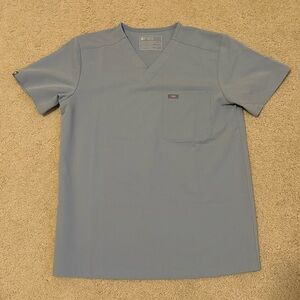 FIGS Technical Collection Leon Scrub Top Men's Small Heather Indigo 3 Pocket